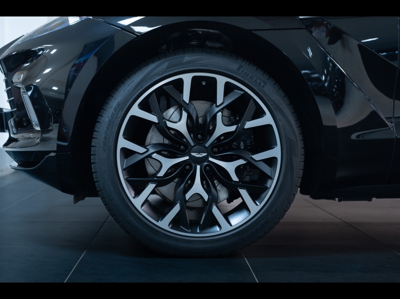 Image ASTON MARTIN DBX 4.0 V8 biturbo 550ch BVA9